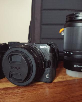 Nikon Z30 con obiettivi 16-50mm e 50-250mm