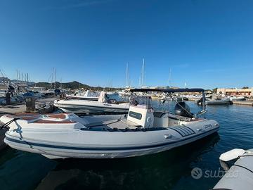 Gommone 6,80 m con Yamaha 150 CV 4 Tempi