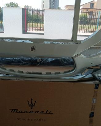 Paraurti anteriore e faro sx Maserati ghibli