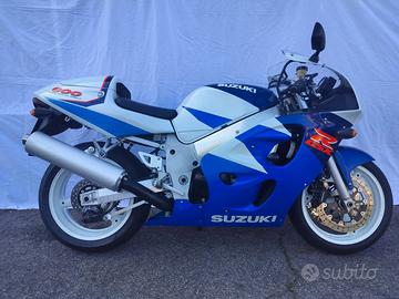 Suzuki gsx r srad 600  era al motor show  nel 96