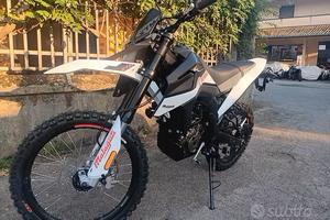 ENDURO MALAGUTI XTM 125**MOT. APRILIA LC