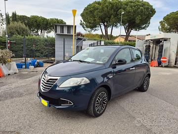 Lancia Ypsilon blu oceano, 5 porte, 1200 c.