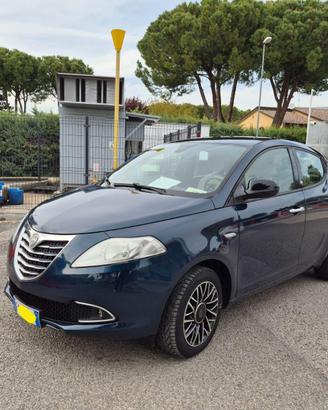 Lancia Ypsilon blu oceano, 5 porte, 1200 c.