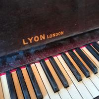 Pianoforte verticale