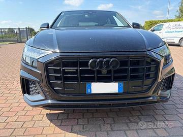AUDI Q8 45 TDI quattro tiptronic Sline
