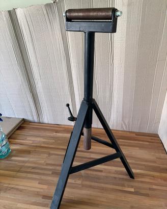 Cavalletto con rullo regolabile per officina