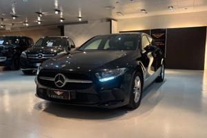 MERCEDES CLASSE A 180 D 116CV - 2019