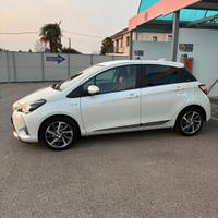 Toyota Yaris Hybrid y20 