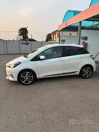 Toyota Yaris Hybrid y20 