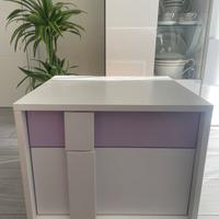 Comodino moderno ed elegante