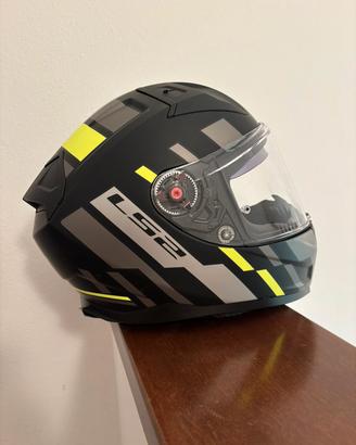 casco moto LS2 e giubbotto alpinestars