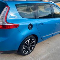 Renault Scénic 1.5 dCi - Autom. 7 posti - 2015
