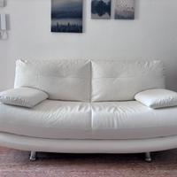 DIVANO DUE POSTI IN SIMILPELLE