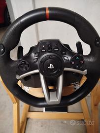 postazione con volante PS4 hori 