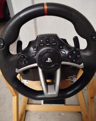 postazione con volante PS4 hori 