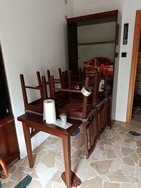 TAVOLO ALLUNGABILE E 4 SEDIE