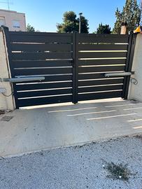 Bracci meccanici per cancello a due ante