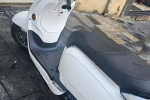 Sym Fiddle III 200 - 2019