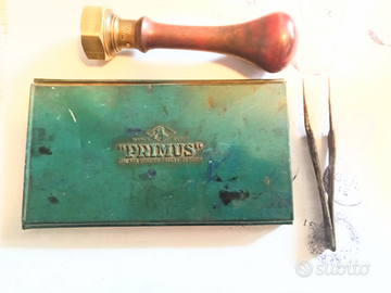 Vecchio set timbri PRIMUS anni 30 piombo e ottone