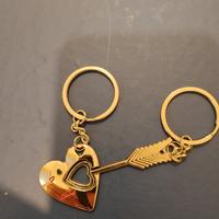 PORTACHIAVI COPPIA CUORE & FRECCIAIN METALLO