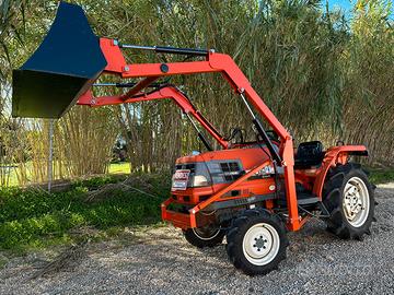 Kubota gl-21 con pala nuova