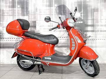Piaggio Vespa GTS 250