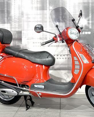 Piaggio Vespa GTS 250