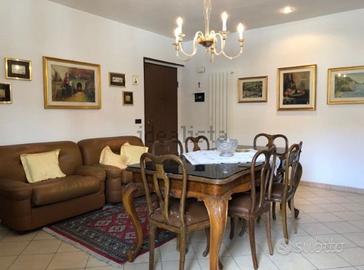 Sala stile chippendale in radica metà del 900