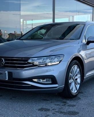 VOLKSWAGEN Passat Variant 2.0 TDI SCR EVO DSG Bu