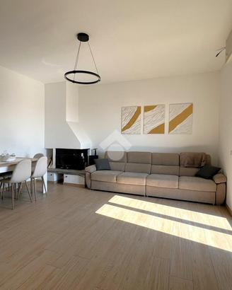 3 LOCALI A CARUGATE