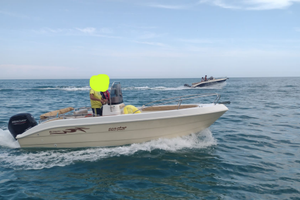 Barca a motore 5.90m+ motore Mercury 115CT