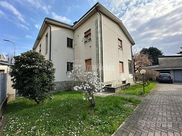 Villa Trifamiliare a Villasanta - Via Massimo D'Az