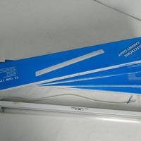 4 luci fluorescenti 16W