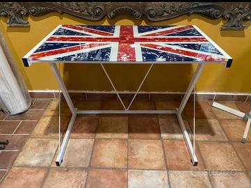 Scrivania con bandiera inglese