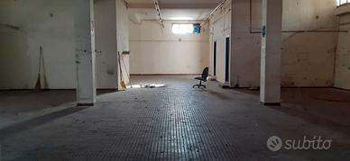 Locale a Casoria di 220 mq