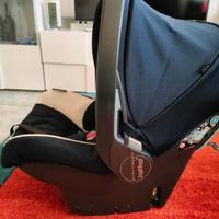 Carrozzina, ovetto, lettino, tutto per i neonati