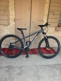 Biicicletta , M Bike  Cannondale 