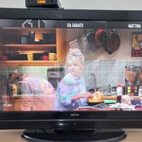 TV INNO-HIT 32'' LCD - IH32884FHD, con base