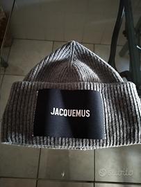 Jacquemus cuffia nuova griggia