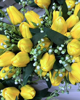 Tulipani gialli in cassette  – zero manutenzione