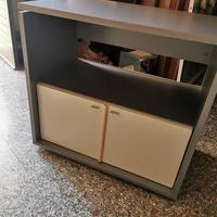 Porta TV con sportelli in basso