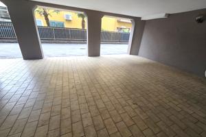 Vigonovo: Posto auto coperto per 1 auto. In centro