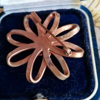 Spilla vintage bijoutteria in metallo ramato 