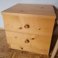 Comodino in legno per camera da letto