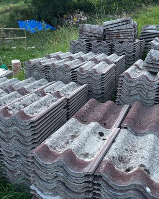 Tegole ondulate in cemento usate