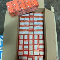 Lampadine nuove in blocco