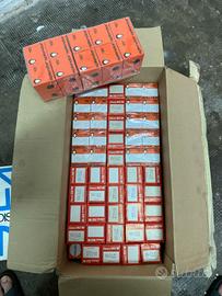 Lampadine nuove in blocco