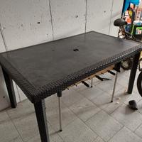 tavolo e sedie da esterno 