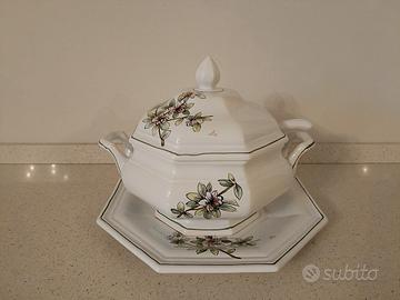 Zuppiera vintage con piatto da portata 