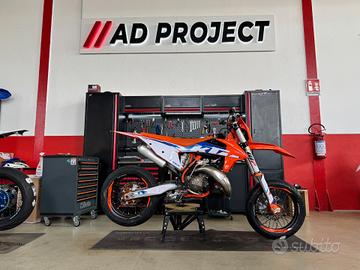 Ktm 125 SX Motard con tripla omologazione